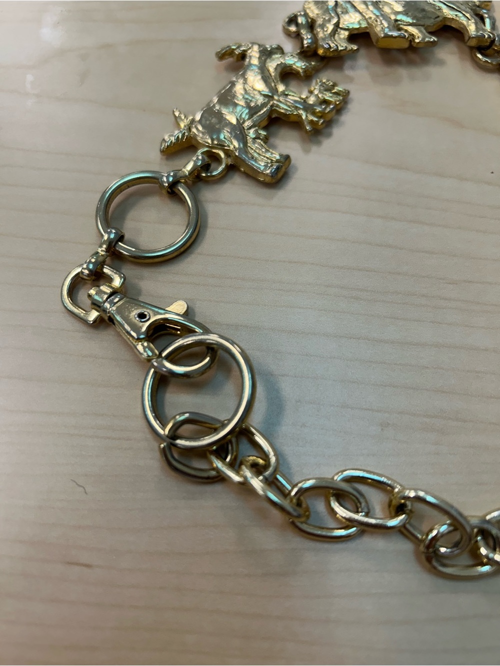 Gold toned Noah’s Ark Animal pairs Charm Link belt - Picture 4 of 8